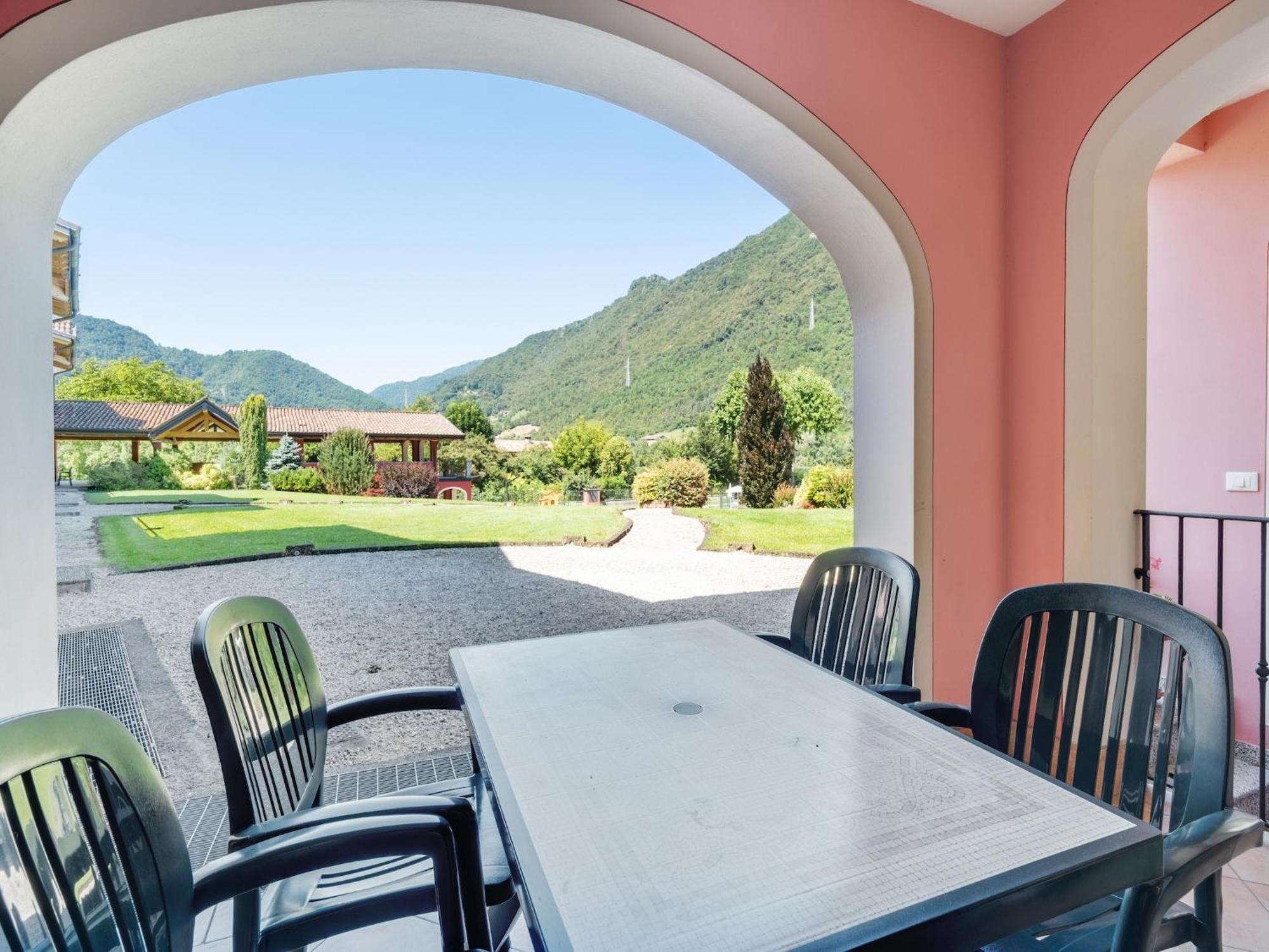 Spacious Apartment In Idro With Shared Pool Crone Exterior foto