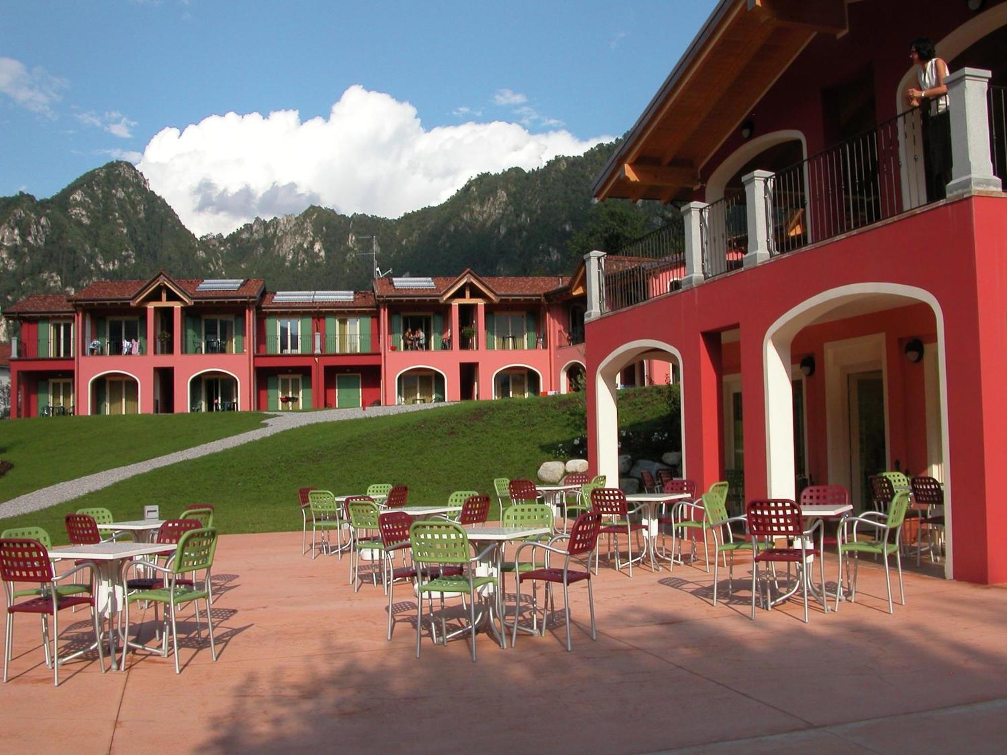 Spacious Apartment In Idro With Shared Pool Crone Exterior foto