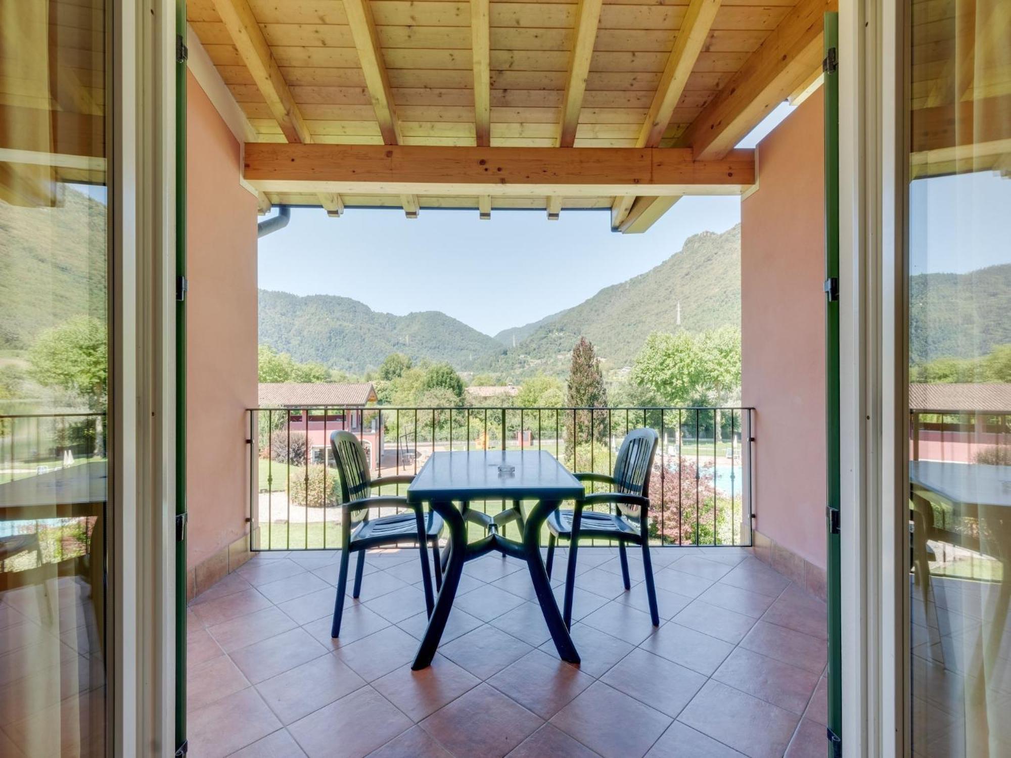 Spacious Apartment In Idro With Shared Pool Crone Exterior foto